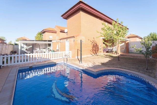 Chalet pareado en Cubas de la Sagra